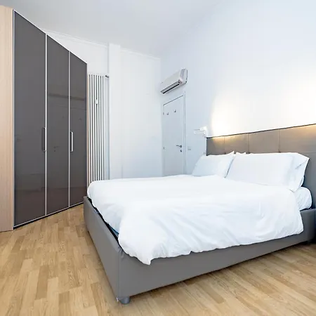 Minimal Apartment Near Bocconi University Apartment Milan