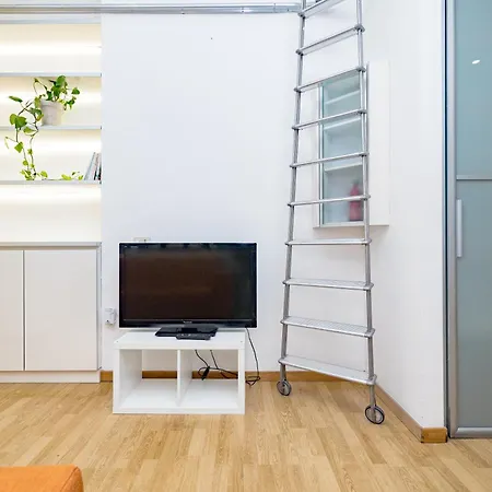 Apartment Minimal Apartment Near Bocconi University Milan