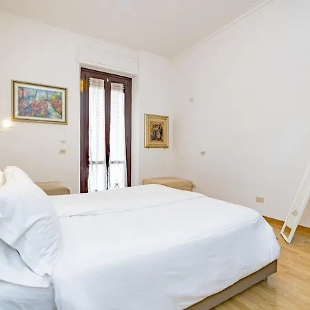 Minimal Apartment Near Bocconi University Apartment