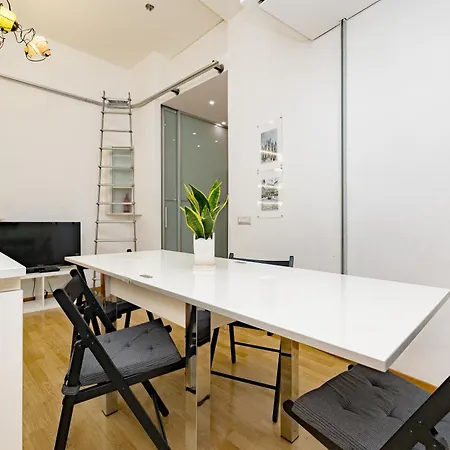 Apartment Minimal Apartment Near Bocconi University Milan
