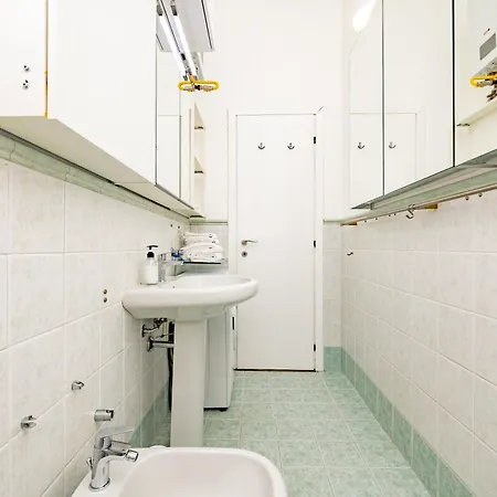 Minimal Apartment Near Bocconi University