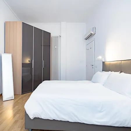 Minimal Apartment Near Bocconi University Apartment
