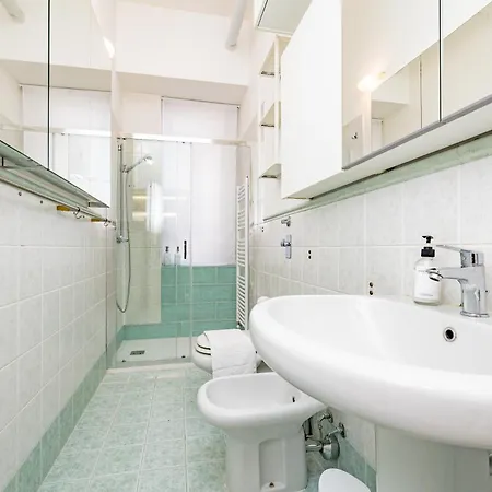 Apartment Minimal Apartment Near Bocconi University Milan